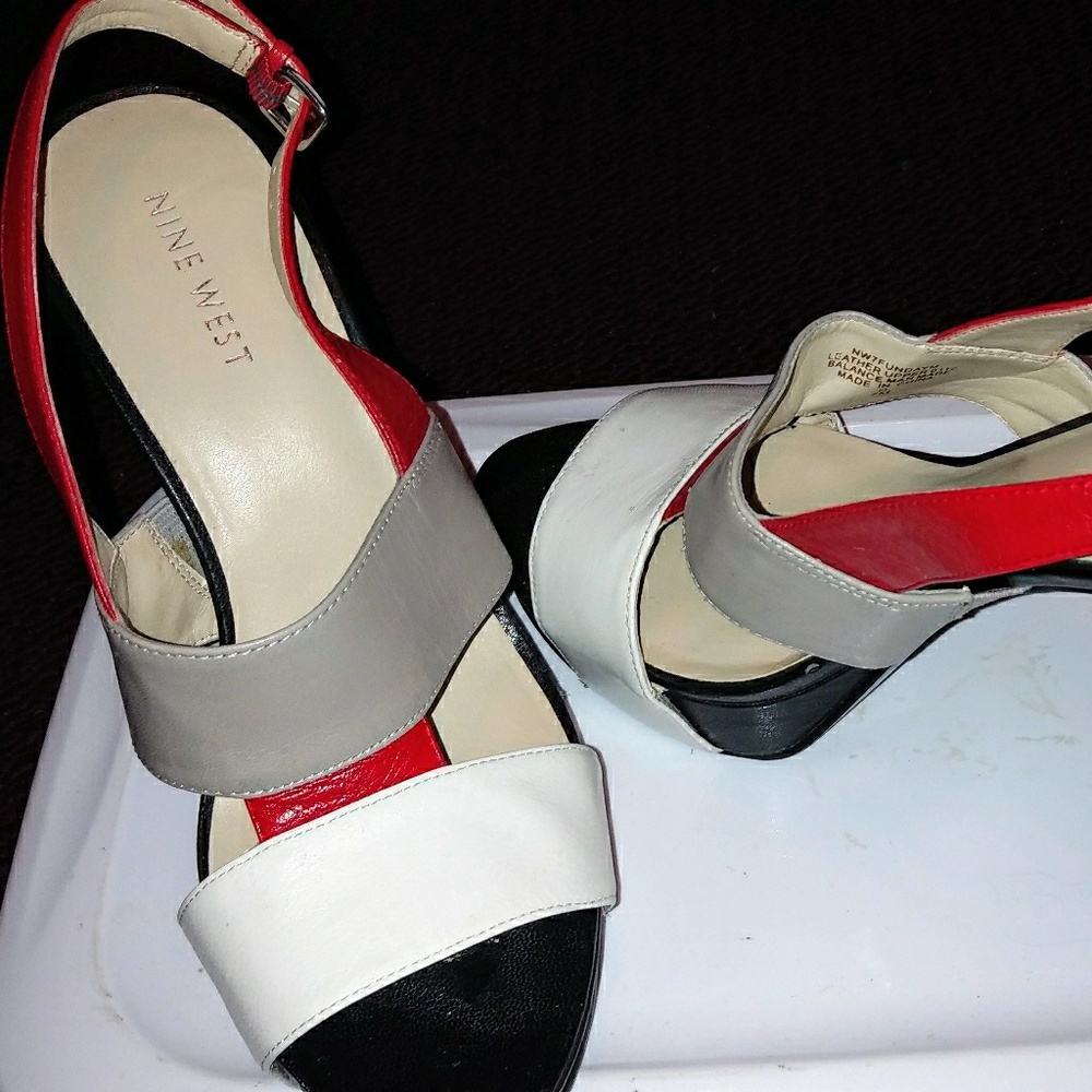 Shoe